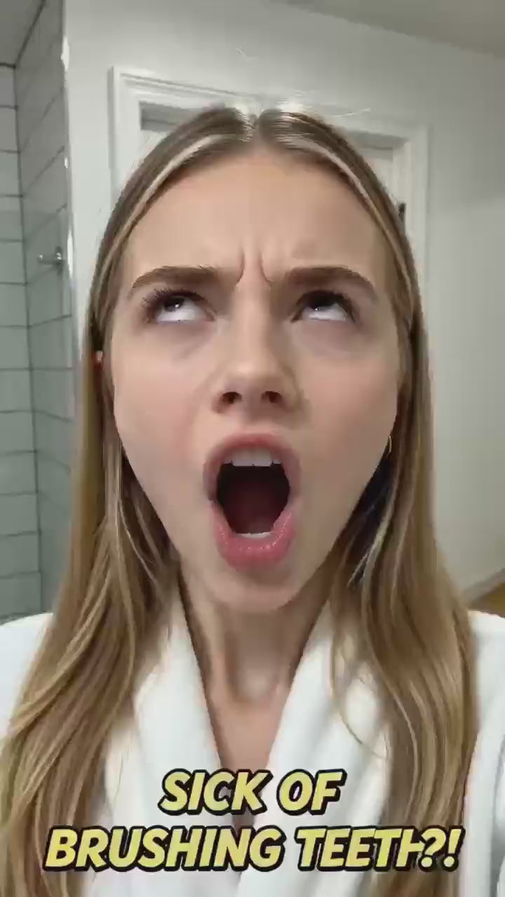 Automatic U-shaped toothbrush in use – video 4
